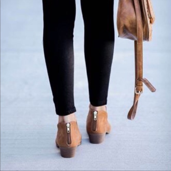 Vici ankle suede booties - Picture 4 of 8